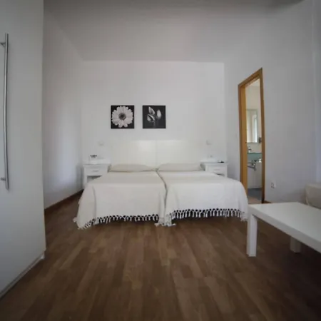 Boutique Geranios Del Pinar Guest house